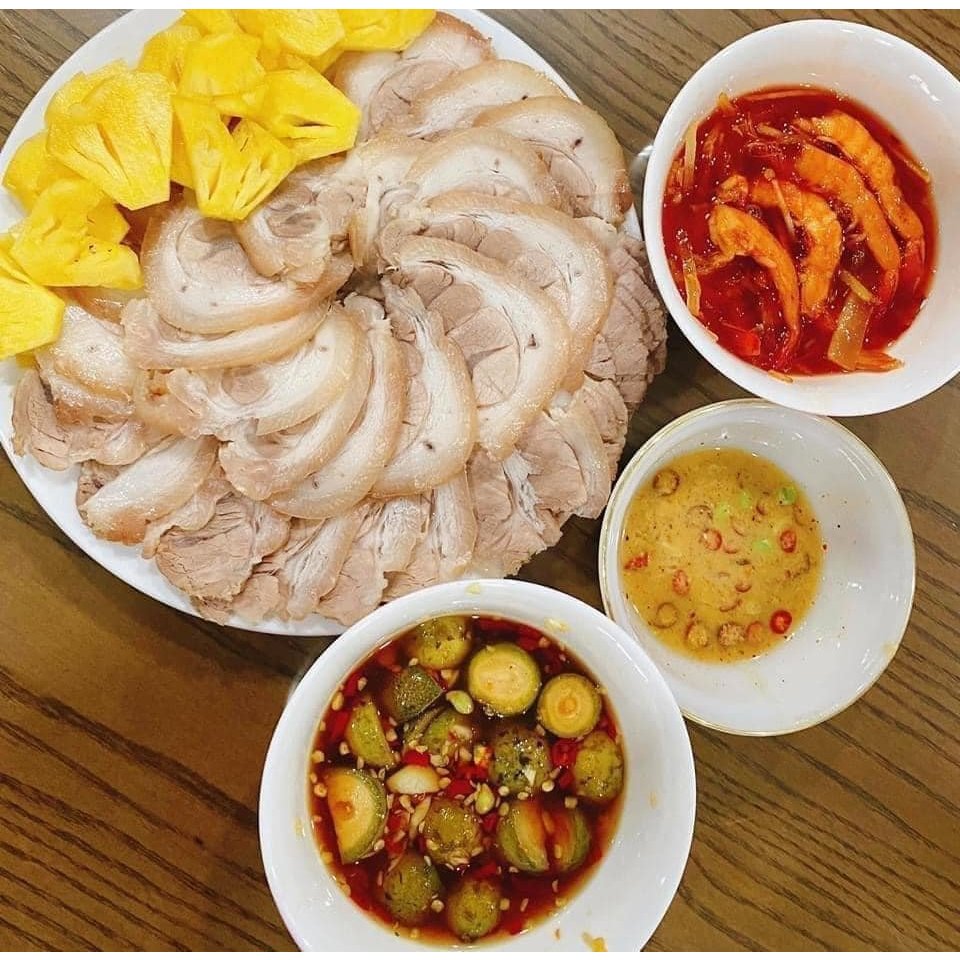 TÔM CHUA B.À D.U.Ệ H.U.Ế