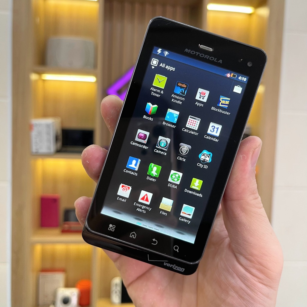 Điện thoại Motorola Droid 3 XT862 có bàn phím trượt đèn nền