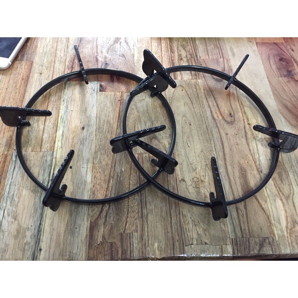 Combo 2 Chiếc Kiềng Bếp Gas Dương ,Thép không gỉ tráng men đen SOHO , Chu vi 18,6cm, Cao 4cm, 05 chân ( +- 0,1mm)