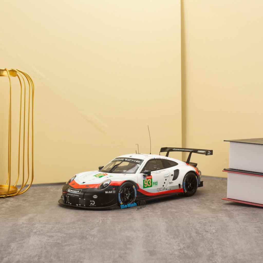 Mô hình xe Porsche 911 RSR 1:24 Bburago