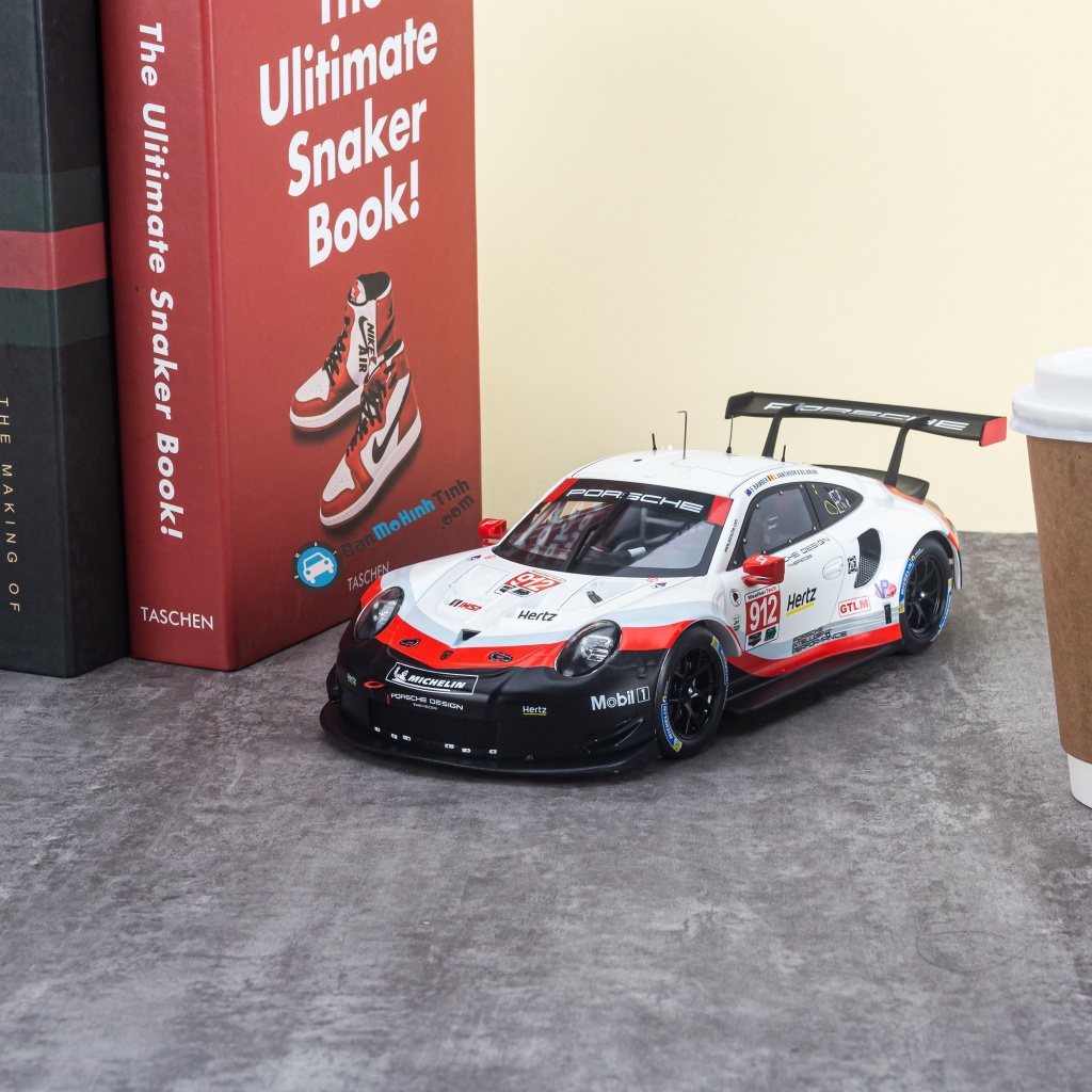 Mô hình xe Porsche 911 RSR 1:24 Bburago