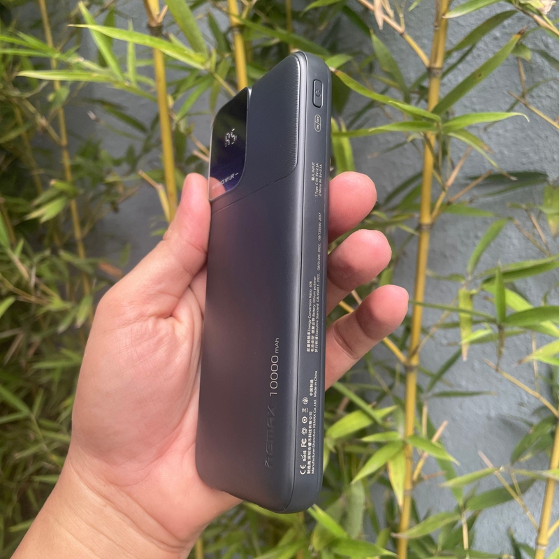 Pin dự phòng Remax RPP-657 siêu mỏng 10000mAh sạc được cho Táo 15 - tích hợp 2 cáp typeC và LN
