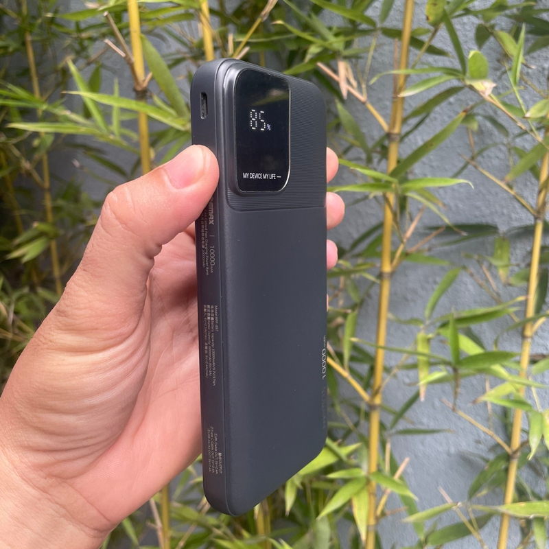 Pin dự phòng Remax RPP-657 siêu mỏng 10000mAh sạc được cho Táo 15 - tích hợp 2 cáp typeC và LN