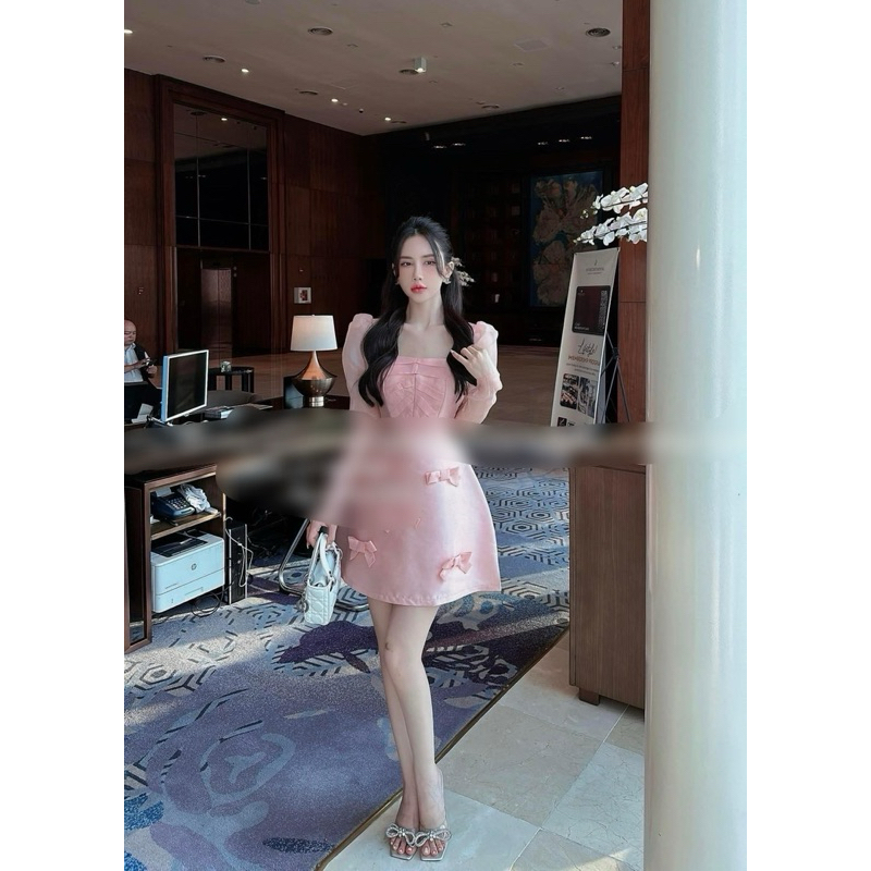 Đầm tay dài cổ vuông đính nơ