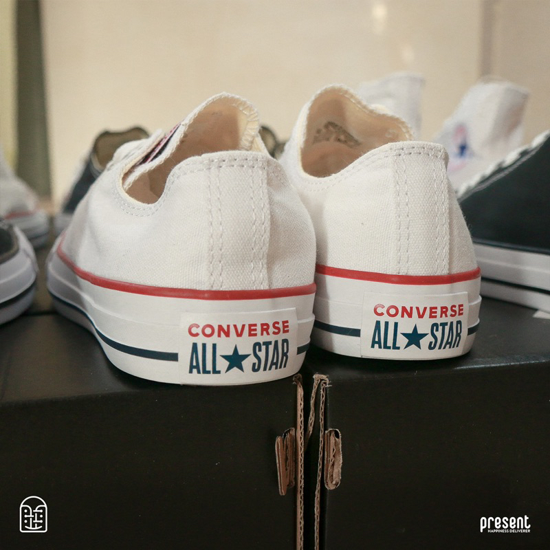 Giày Converse chính hãng bản CLASSIC, cổ cao cổ thấp, màu đen trắng cho nam nữ Present Original Sneakers