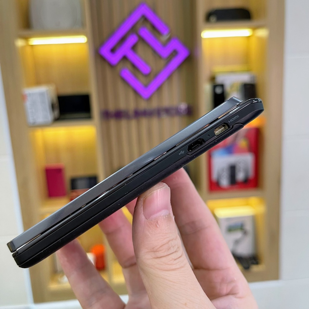 Điện thoại Motorola Droid 3 XT862 có bàn phím trượt đèn nền