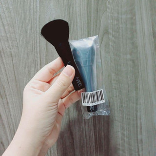 Cọ Phấn Phủ, Má Hồng NARSSS
