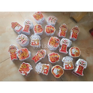 2 thẻ treo, thẻ treo mèo tài lộc,chúc mừng năm mới, lân phú quý treo cành đào, liễng chúc tết