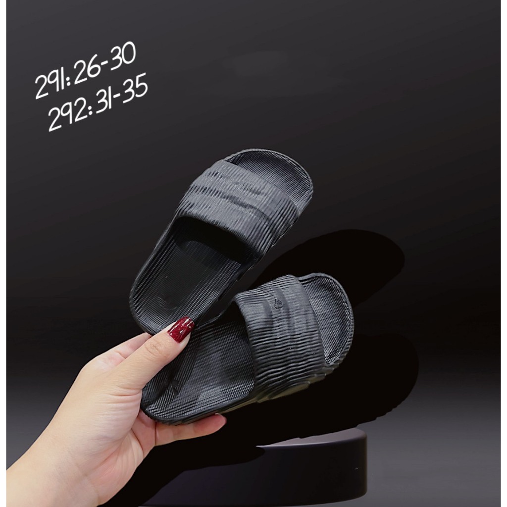 Dép Lê Siêu Nhẹ Đế Đúc Chống Trơn Quai Ngang 3 Sọc Hot Trend Cho Bé Trai 2-12 Tuổi K006