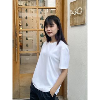 Áo Thun Trơn Unisex Form Rộng  - Áo Phông Nam Nữ Freesize Cotton Xuất Xịn Màu Trắng/ Đen Tối Giản