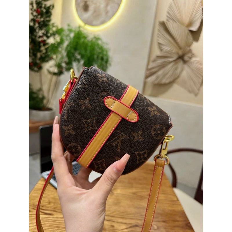 Lệ vi nịt 2 size hàng lót nhung size 19 kèm dây da đeo chéo