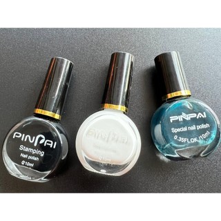 Sơn in móng nail màu trắng đen