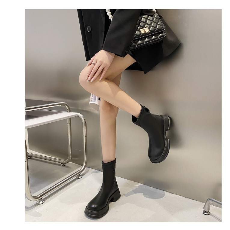 Bốt nữ đế xuồng cổ vát fashion