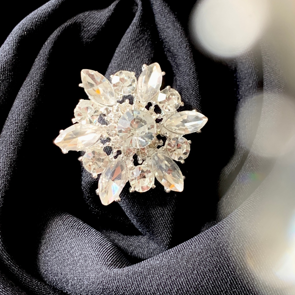 Tag Cài Hoa Pha Lê  - LEILA CLOSET