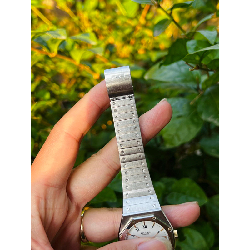 Đồng hồ Technos máy pin mặt bát giác cực cuốn