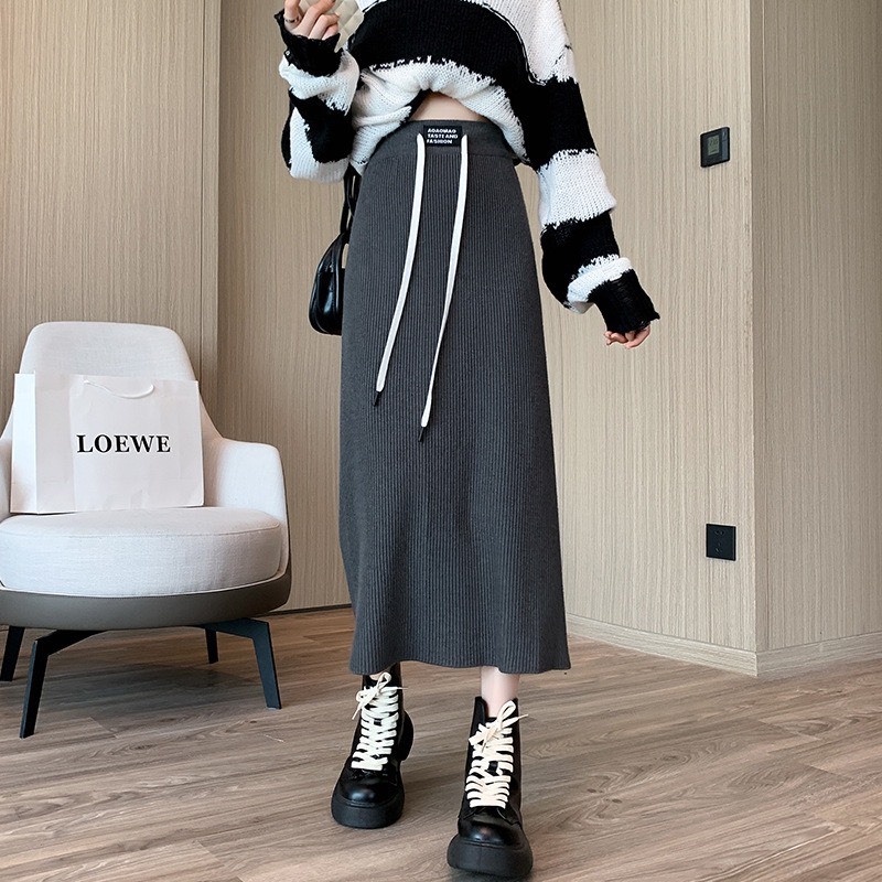 Chân váy len trơn dáng dài dây rút xẻ sau - Retrostyle - Chanvaylen0509_P13K3