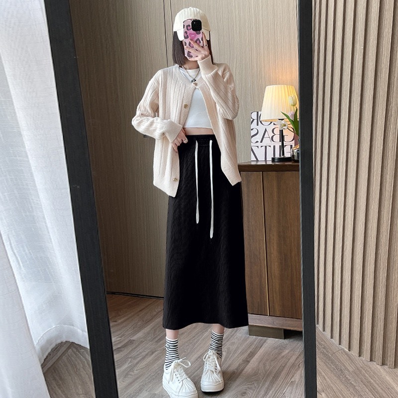 Chân váy len trơn dáng dài dây rút xẻ sau - Retrostyle - Chanvaylen0509_P13K3