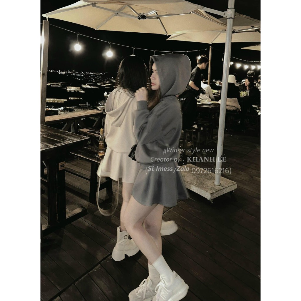 Set Bộ Đồ Nữ Áo Dáng Dài  In  Essen Phối Mũ Mix Chân Váy Xếp Ly Dáng Ngắn freesize