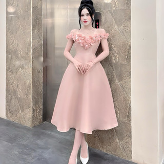 Váy tapta cánh hoa chéo vai phối lưới