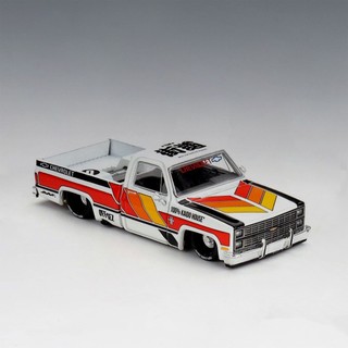 Xe mô hình mini gt chevrolet silverado kaido works v1 khmg082
