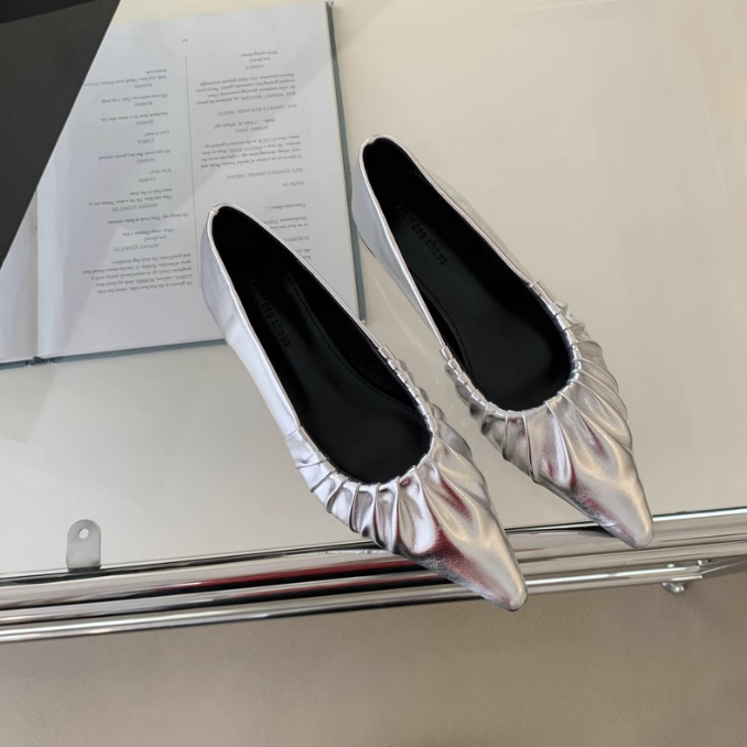 Giày Búp Bê Xếp Ly Mũi Nhọn Giày Đế Bằng Nữ Thu Đông 2023 Gót Dẻo Da Mềm Thời Trang Nữ