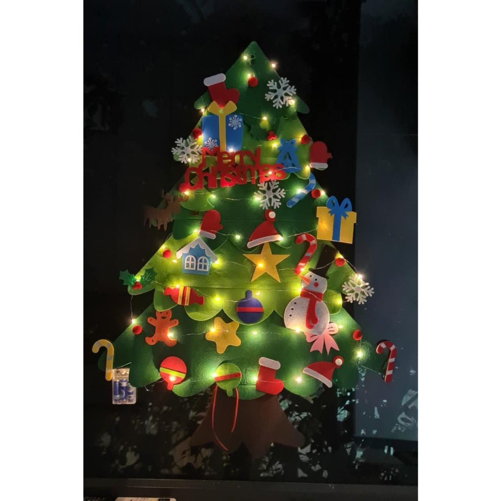 Cây thông vải dạ tặng kèm 32 chi tiết và đèn LED trang trí Noel