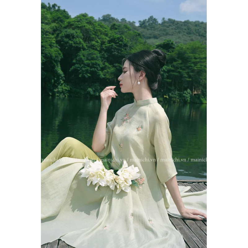 Áo dài xinh xanh bơ
