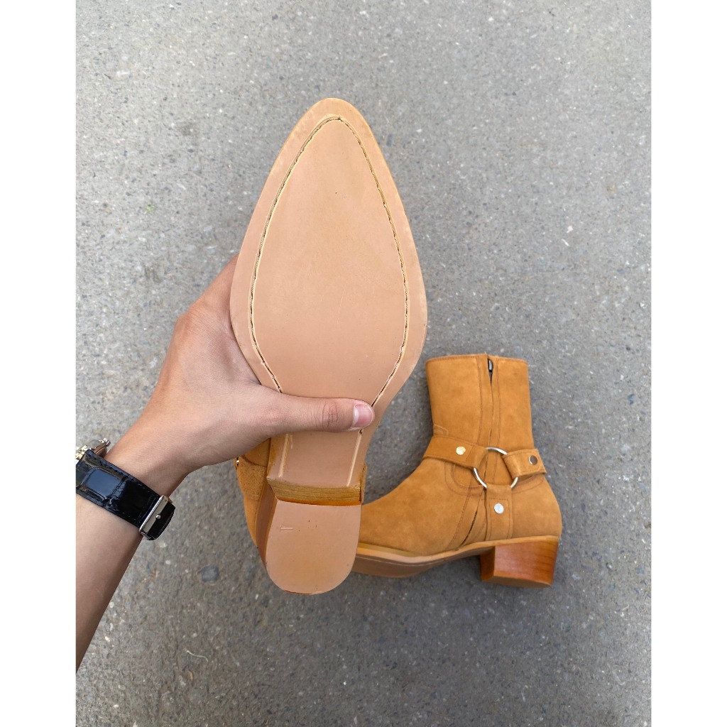 Harness Boots Tobacco Mũi Nhọn Giày Bốt Nam Phong Cách Cao Bồi Da Lộn Màu Nâu Đế Khâu Gót Gỗ Khoá YYK, TDK Shoemaker