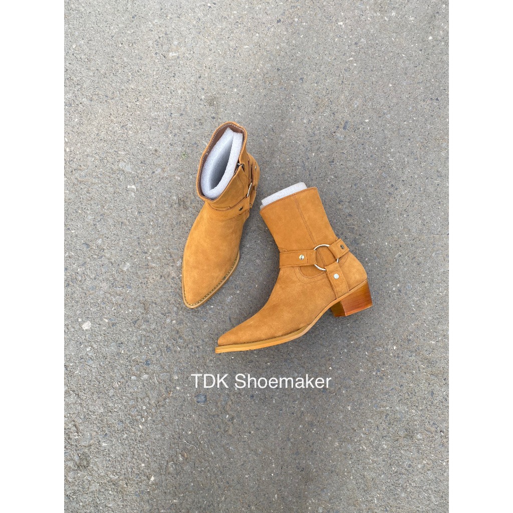 Harness Boots Tobacco Mũi Nhọn Giày Bốt Nam Phong Cách Cao Bồi Da Lộn Màu Nâu Đế Khâu Gót Gỗ Khoá YYK, TDK Shoemaker