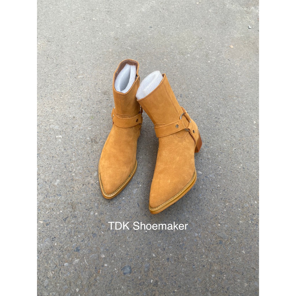 Harness Boots Tobacco Mũi Nhọn Giày Bốt Nam Phong Cách Cao Bồi Da Lộn Màu Nâu Đế Khâu Gót Gỗ Khoá YYK, TDK Shoemaker