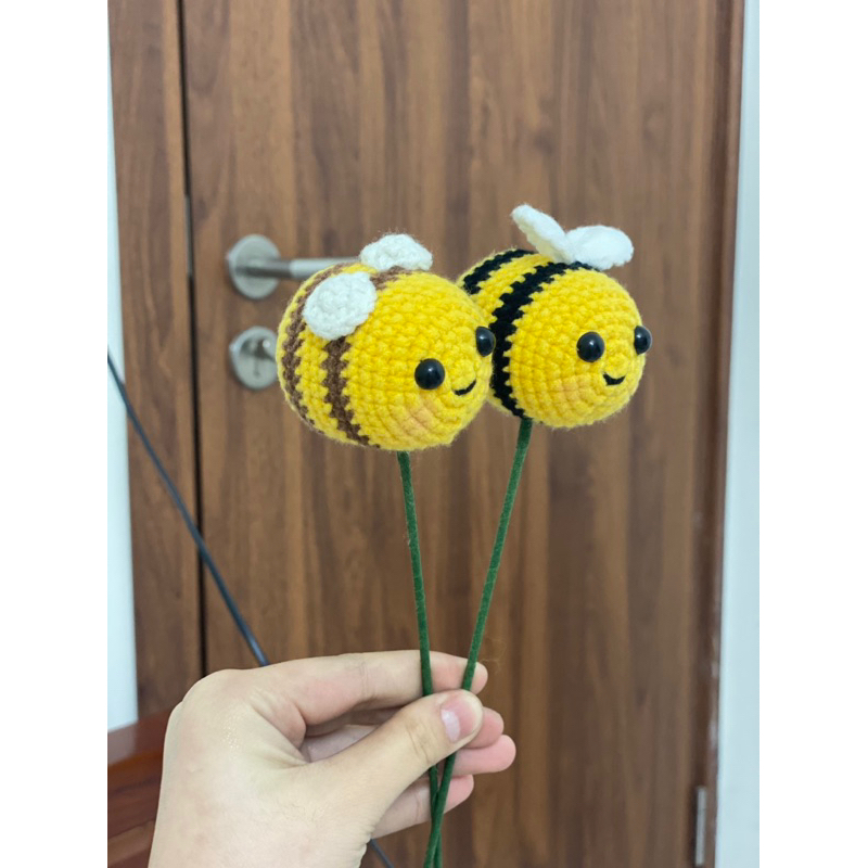[Sẵn] Chú ong chăm chỉ bằng len