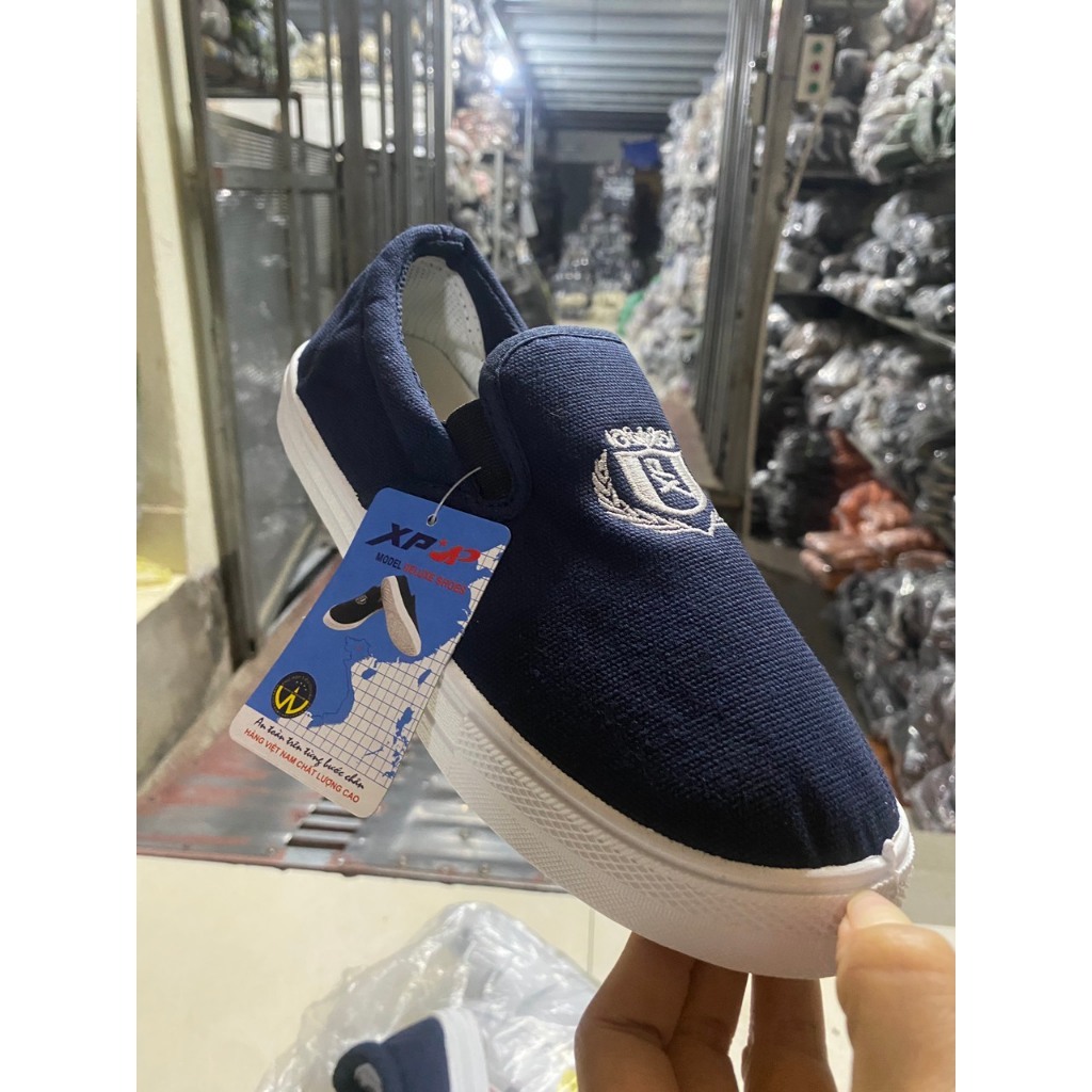 Giày bảo hộ lao động nam, giày lười bata dạng xỏ, chất liệu vải thương hiệu XP .