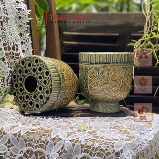 Bình gốm cắm hoa dáng đài sen lọ hoa cute men xanh khắc chìm họa tiết hoa sen gốm sứ Bát Tràng | ThaoNghiCeramics