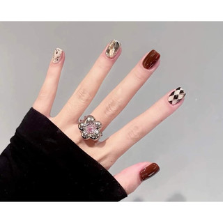 Nailbox thiết kế đỏ nâu caro kèm đá
