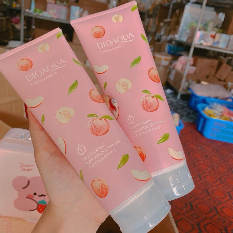 Muối tắm tẩy da chết Bioaqua hương đào 250ml