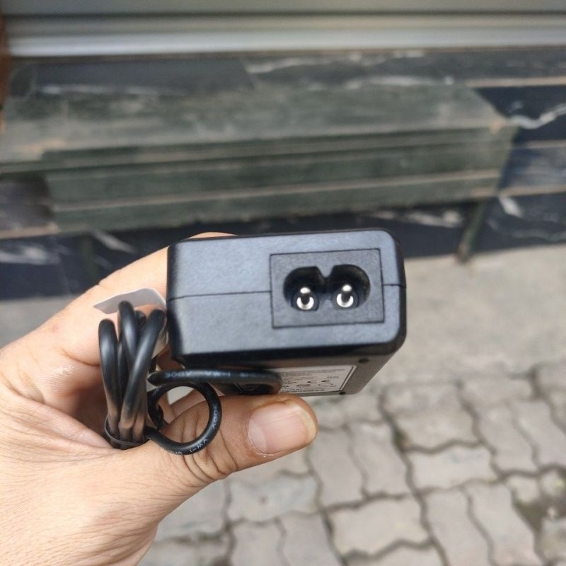 Sạc máy hút sữa medela pump 9v 2a