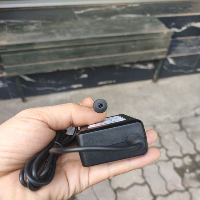 Sạc máy hút sữa medela pump 9v 2a