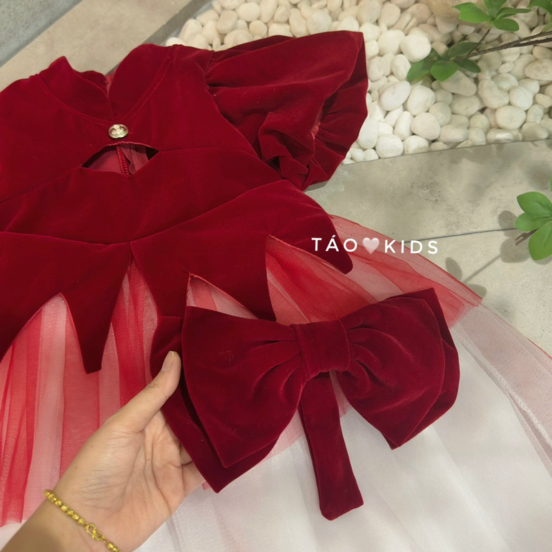 Váy nhung công chúa xinh xắn đón Tết cho bé gái