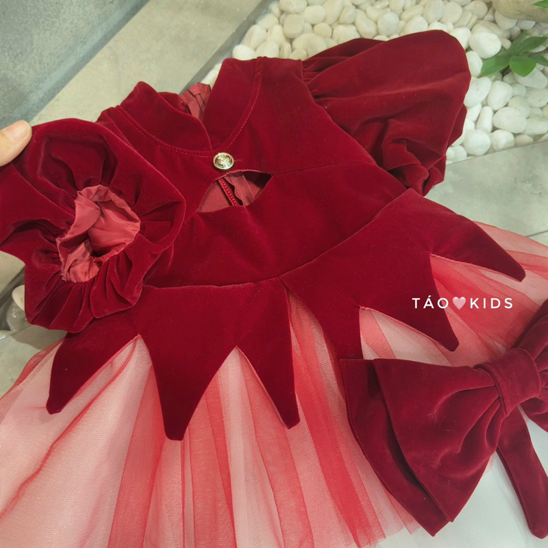 Váy nhung công chúa xinh xắn đón Tết cho bé gái