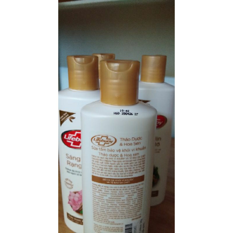 Sữa tắm Lifebuoy Detox Thảo Dược & Hoa Sen 200g
