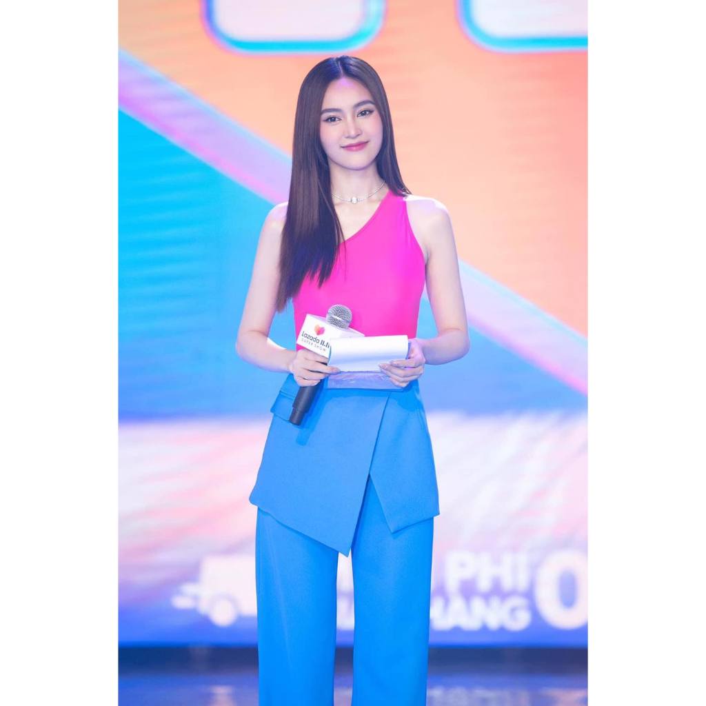 5P.M Studios - Áo hồng lệch vai