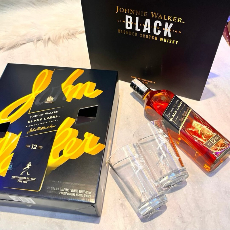 Johnnie Walker Double Black Label - Hộp Quà Tết 2024