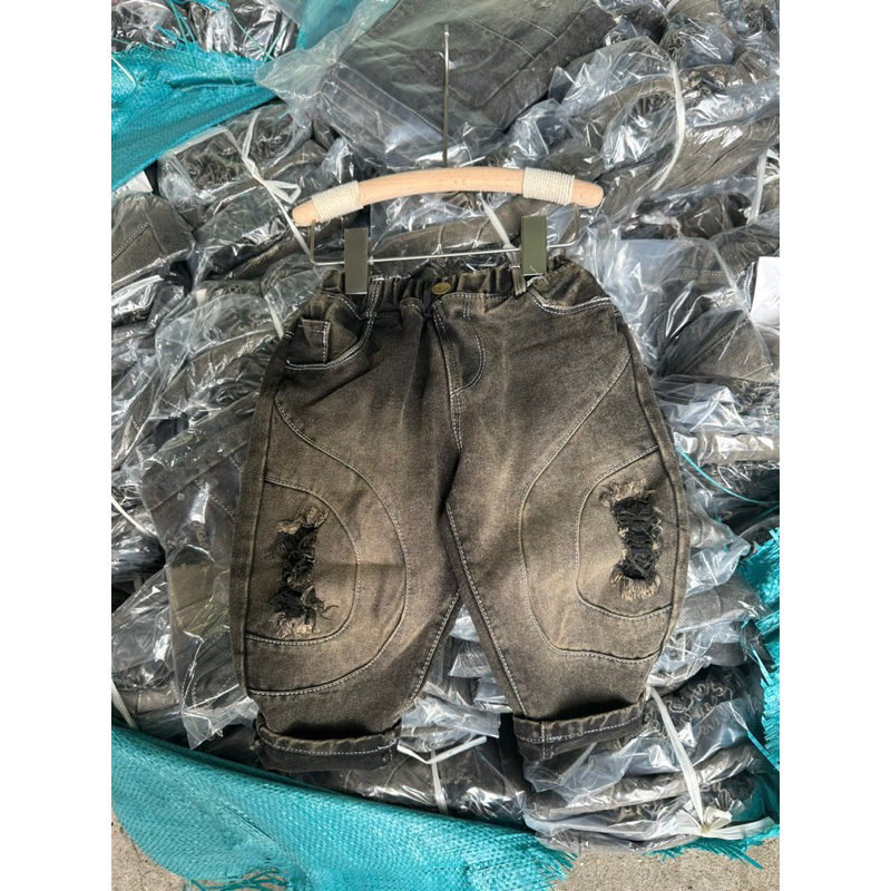 Quần bò khói mài rách cho bé