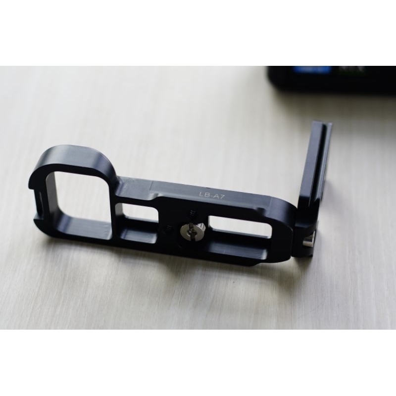 Đế pin sử dụng cho Sony A7 / A7R / A7S Grip pin Sony A7 Serie & L-Plate A7