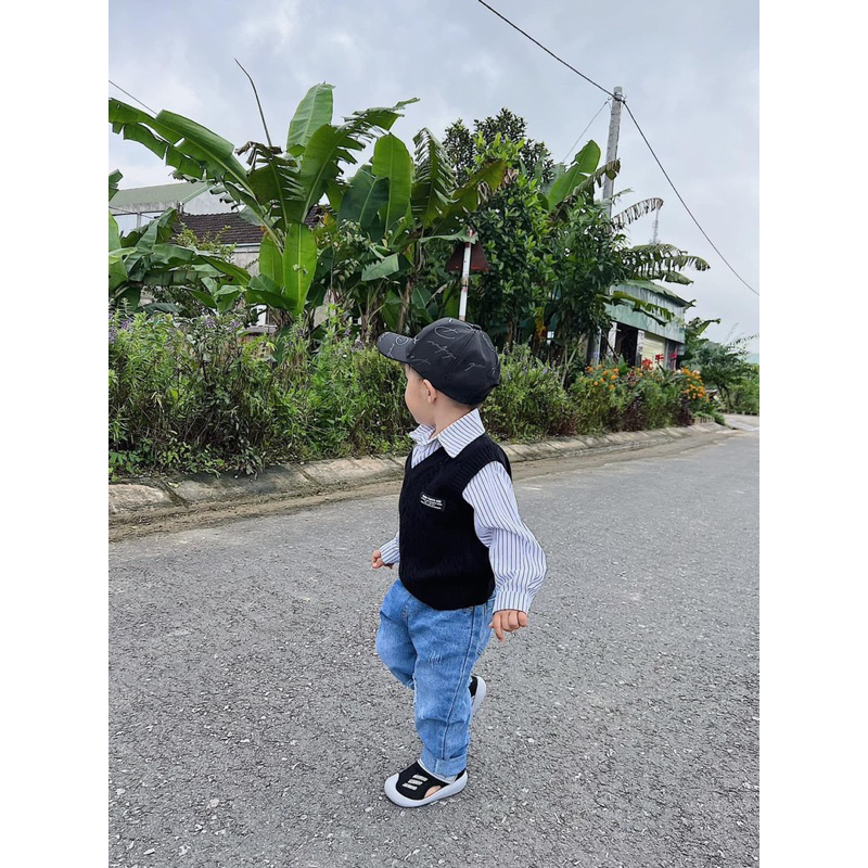 Set sơ mi kẻ quần jean kèm áo gile cho bé trai