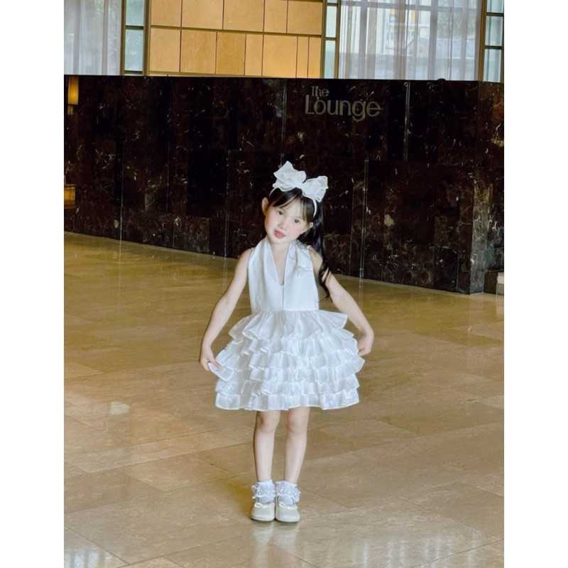 10-22kg váy voan tầng cổ yếm 2 màu trắng đen cho bé, váy công chúa cho bé gái
