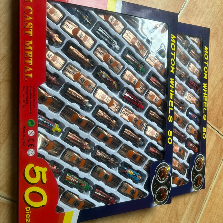 Set 2 Con Đồ chơi ô tô đồ chơi xe đua mini xe chạy đà màu da dạng