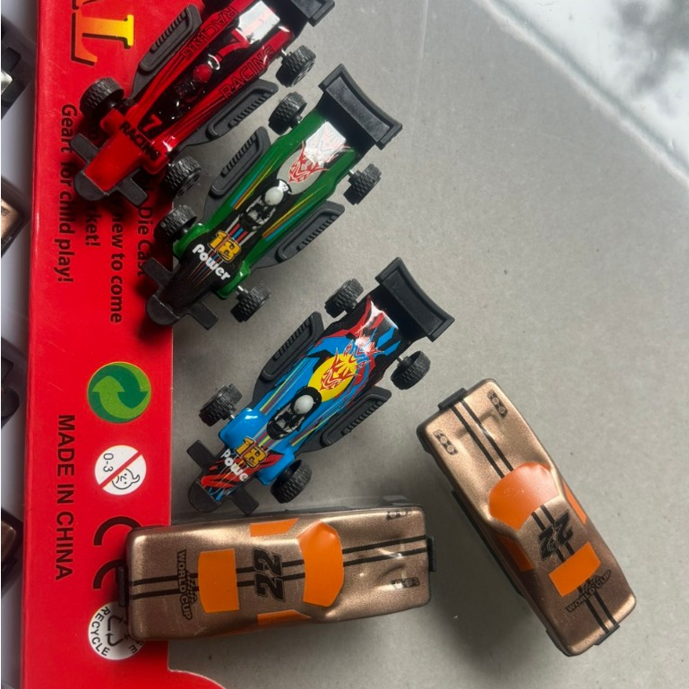 Set 2 Con Đồ chơi ô tô đồ chơi xe đua mini xe chạy đà màu da dạng