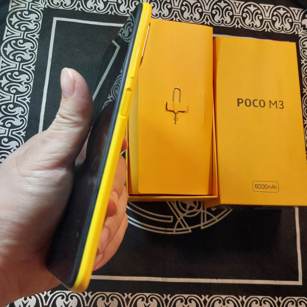 Xác điện thoại Poco M3 hư main ngoại hình như mới còn box cây lấy sim và HDSD 1287 3-1