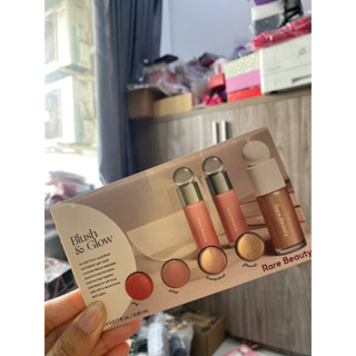 Bộ má hồng+ phấn bắt sáng highlight Sample Rare Beauty